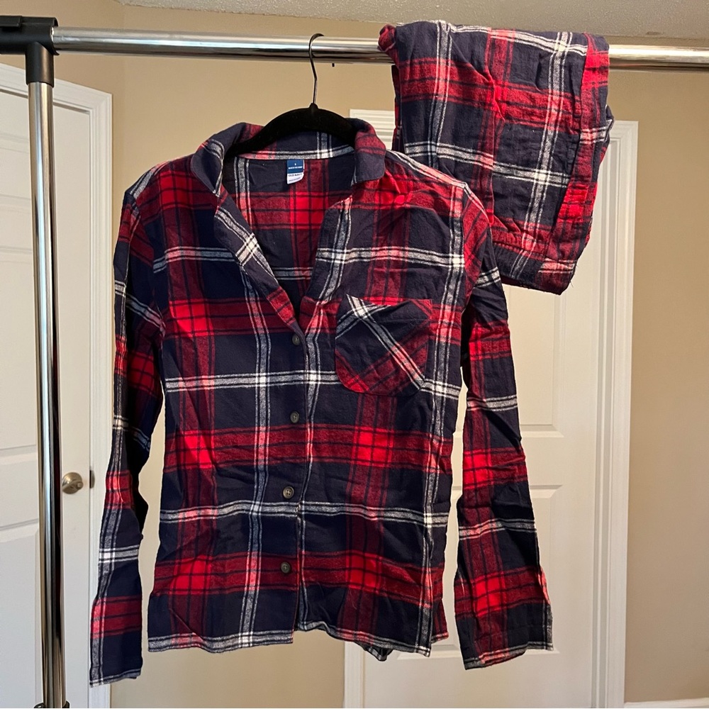 Old Navy Women’s Flannel Pajama Set Size Small